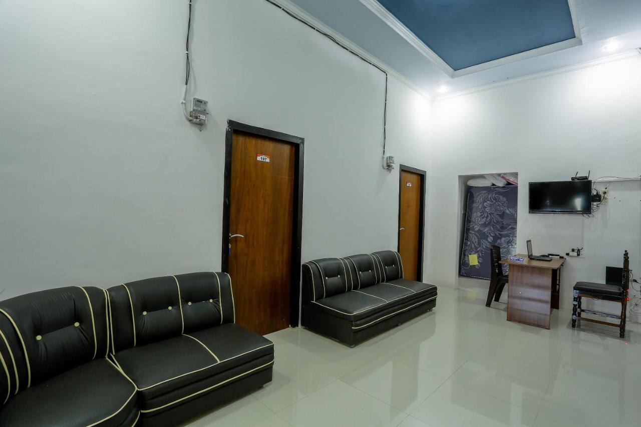 Spot On 1784 Tnc Residence Syariah Mataram Kültér fotó