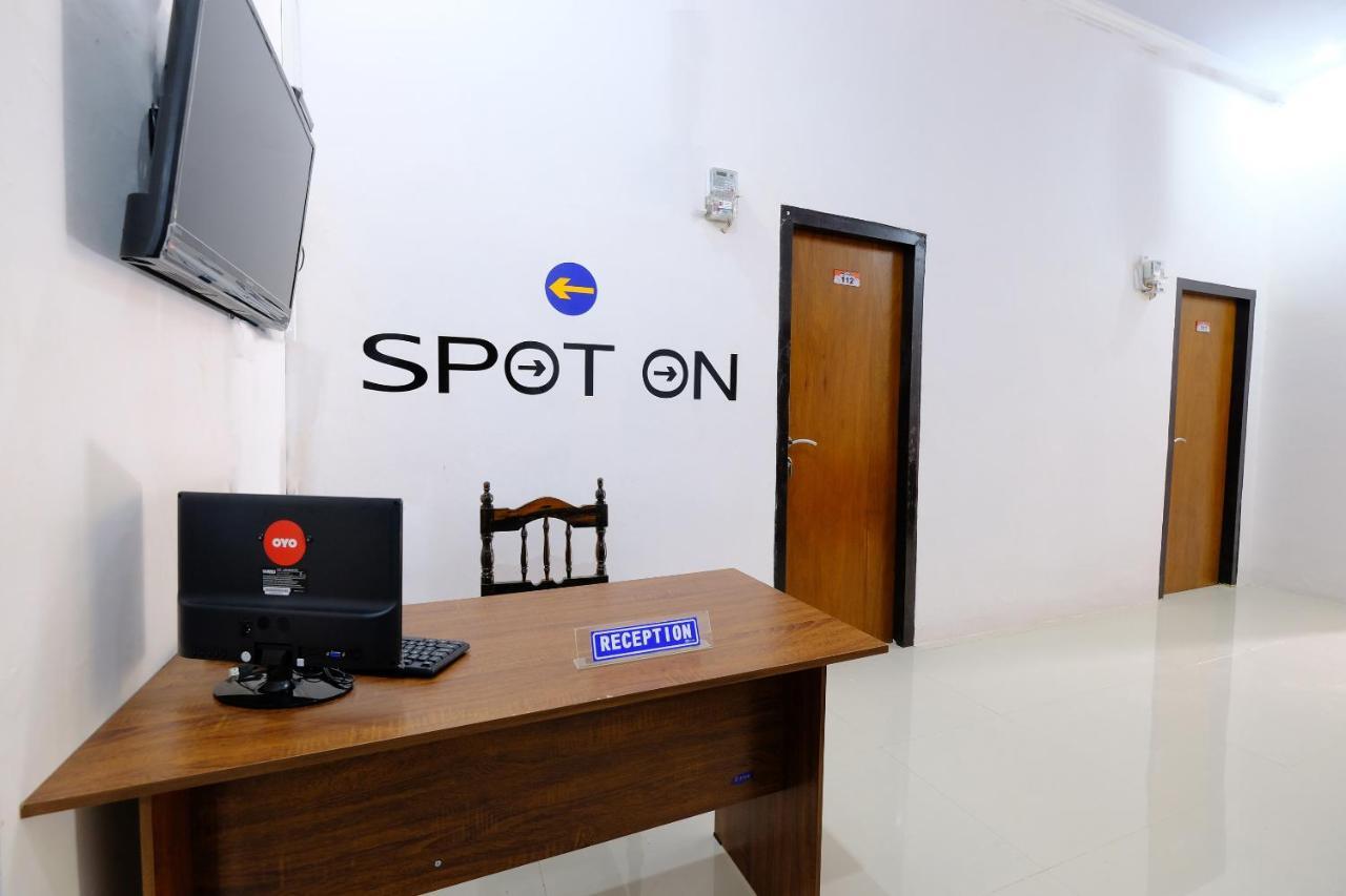 Spot On 1784 Tnc Residence Syariah Mataram Kültér fotó
