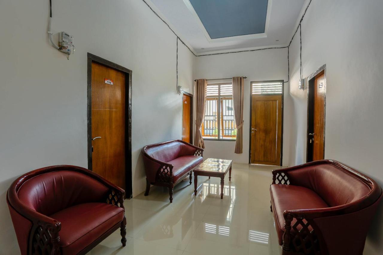 Spot On 1784 Tnc Residence Syariah Mataram Kültér fotó